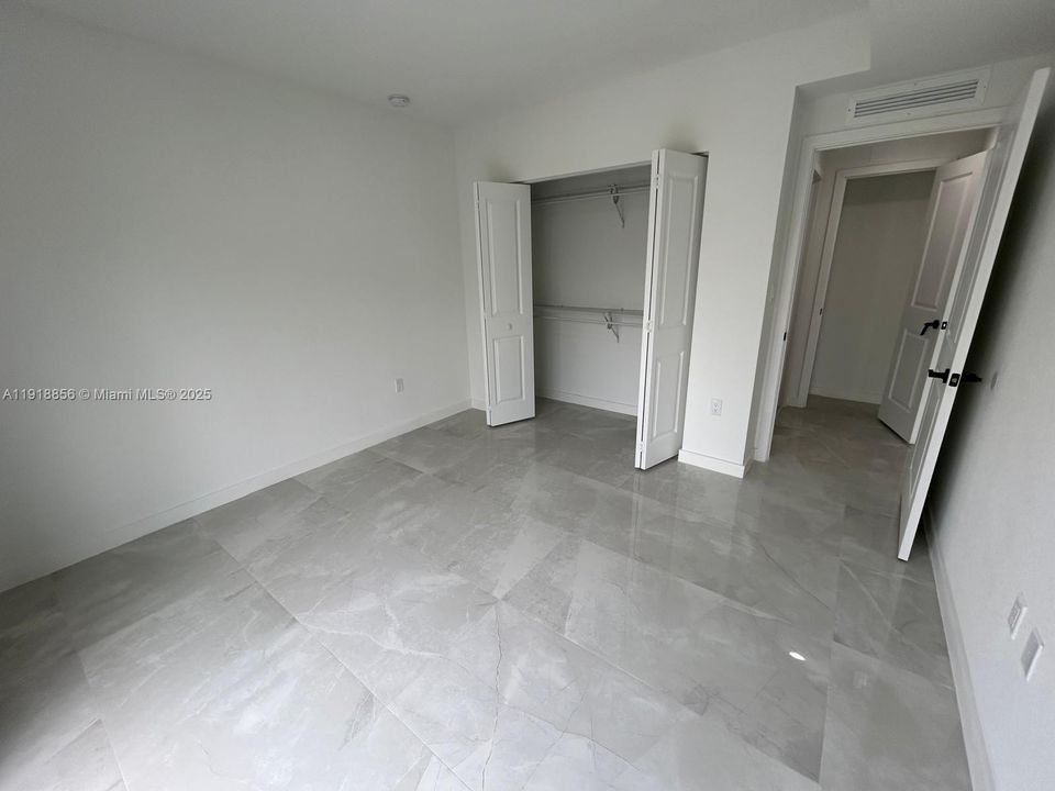 В аренду: $2,000 (1 спален, 1 ванн, 594 Квадратных фут)