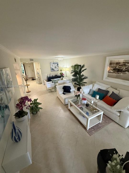 En Venta: $255,000 (3 camas, 2 baños, 1100 Pies cuadrados)