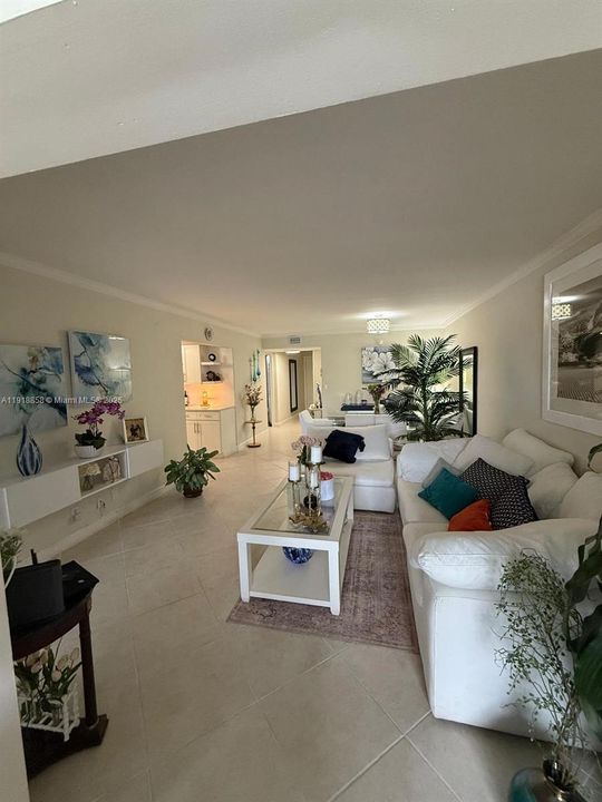 En Venta: $255,000 (3 camas, 2 baños, 1100 Pies cuadrados)