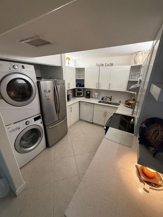 En Venta: $255,000 (3 camas, 2 baños, 1100 Pies cuadrados)