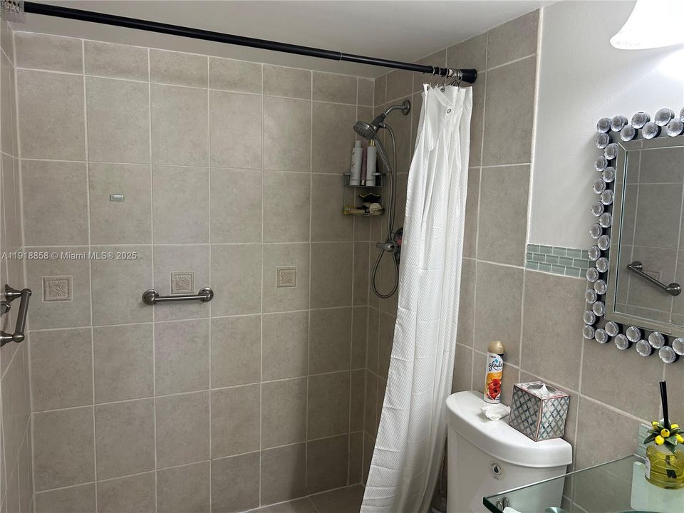 En Venta: $255,000 (3 camas, 2 baños, 1100 Pies cuadrados)