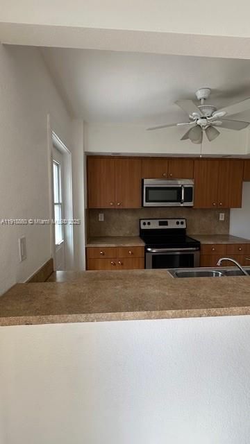 出租: $2,600 (3 贝兹, 2 浴室, 1520 平方英尺)