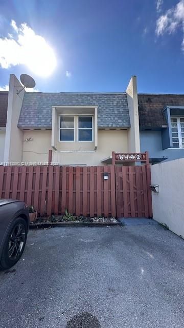 出租: $2,600 (3 贝兹, 2 浴室, 1520 平方英尺)