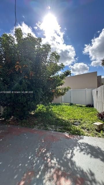 出租: $2,600 (3 贝兹, 2 浴室, 1520 平方英尺)