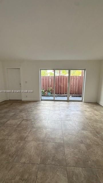 出租: $2,600 (3 贝兹, 2 浴室, 1520 平方英尺)