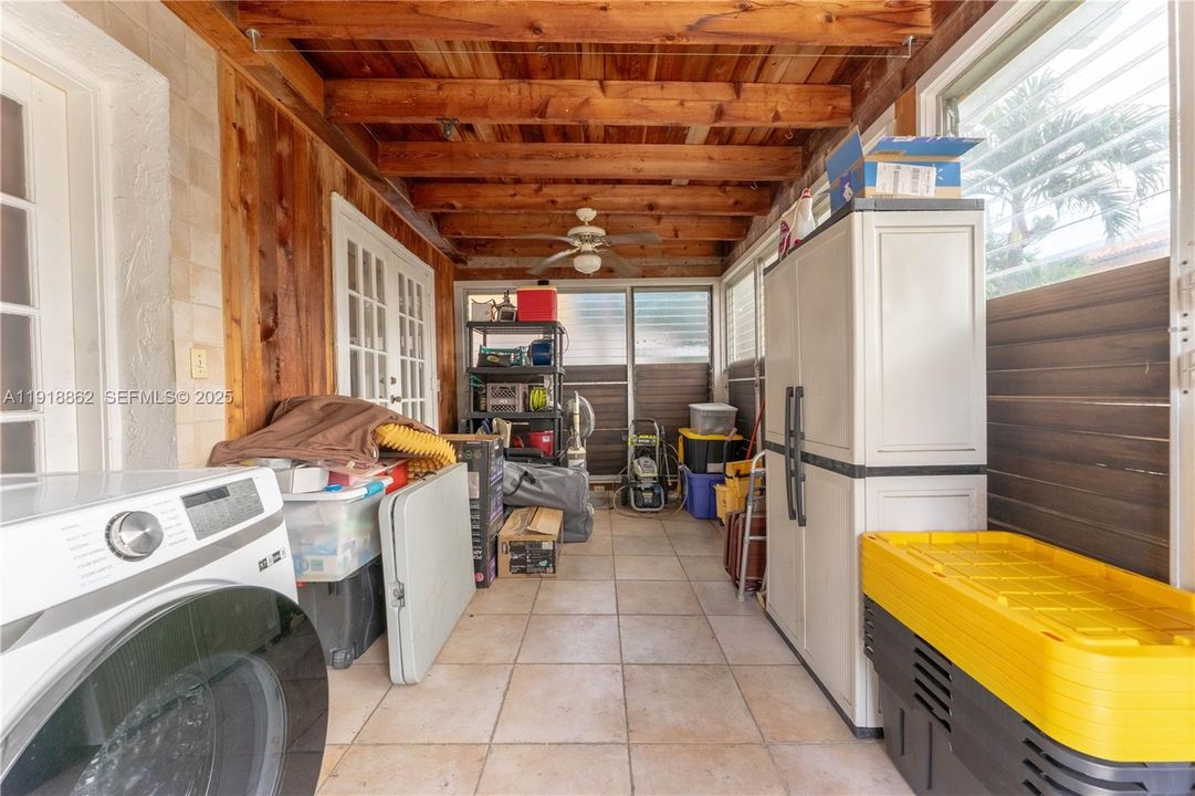 For Sale: $900,000 (3 beds, 3 baths, 1320 Square Feet)