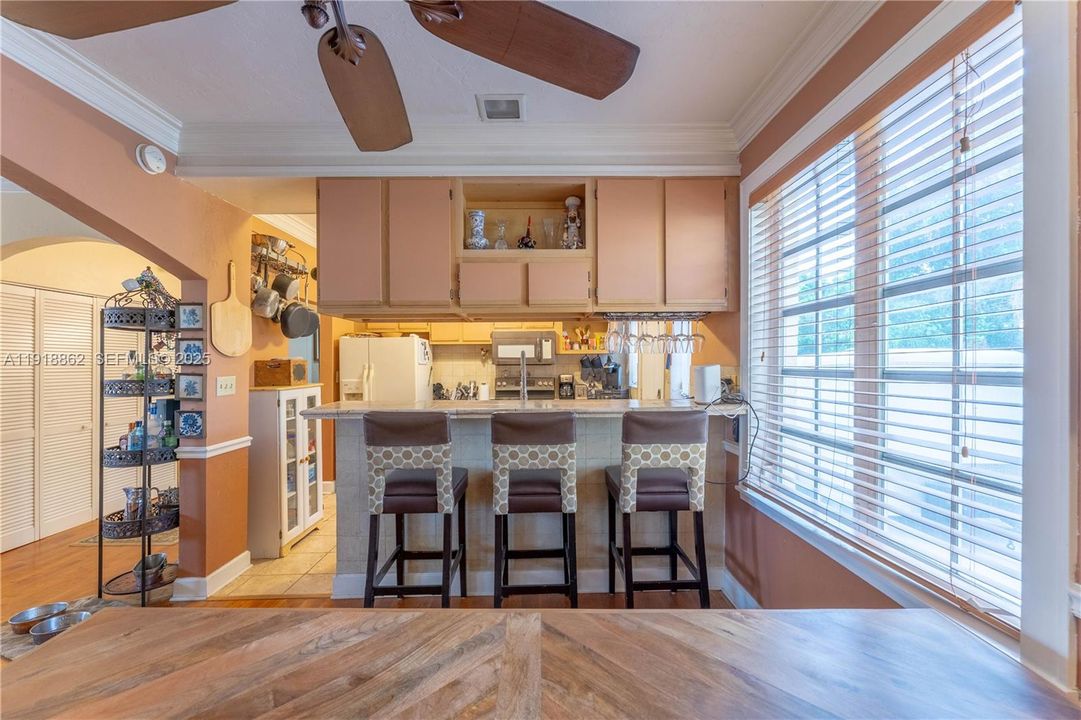 For Sale: $900,000 (3 beds, 3 baths, 1320 Square Feet)