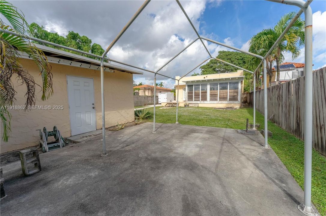For Sale: $900,000 (3 beds, 3 baths, 1320 Square Feet)
