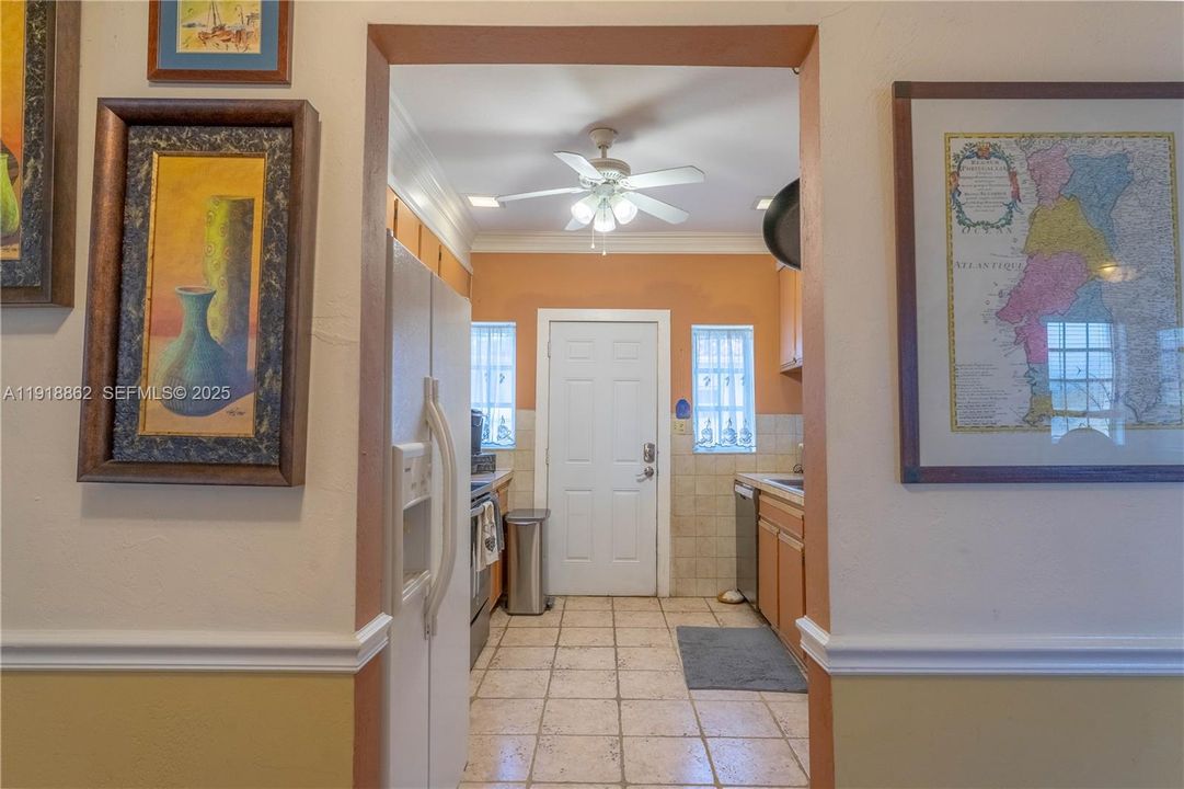 For Sale: $900,000 (3 beds, 3 baths, 1320 Square Feet)