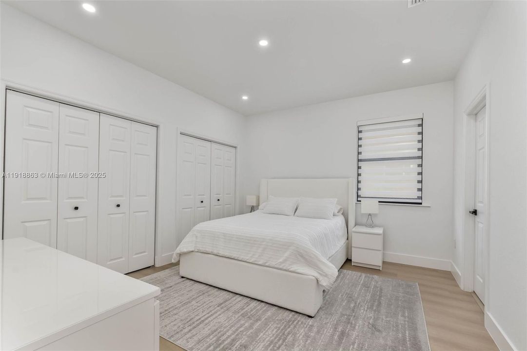 For Sale: $899,000 (3 beds, 2 baths, 2345 Square Feet)