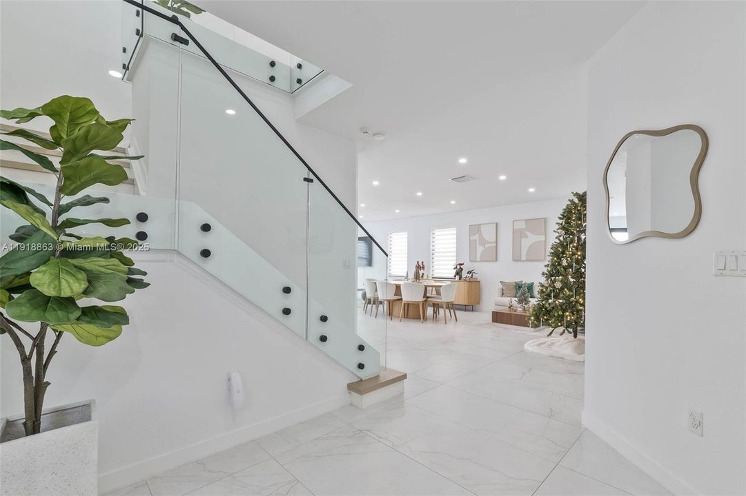 For Sale: $899,000 (3 beds, 2 baths, 2345 Square Feet)