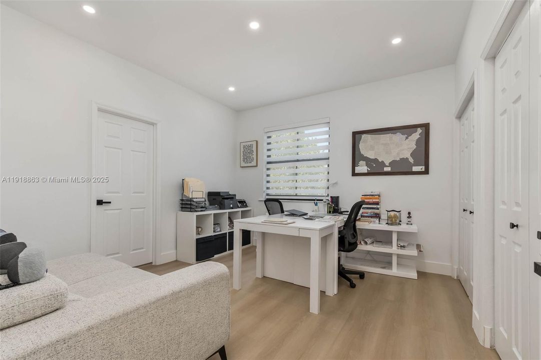 For Sale: $899,000 (3 beds, 2 baths, 2345 Square Feet)