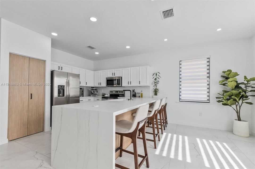 For Sale: $899,000 (3 beds, 2 baths, 2345 Square Feet)