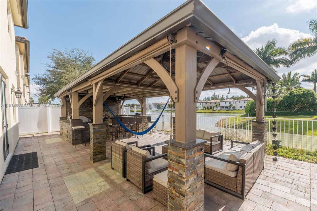 For Sale: $899,000 (3 beds, 2 baths, 2345 Square Feet)