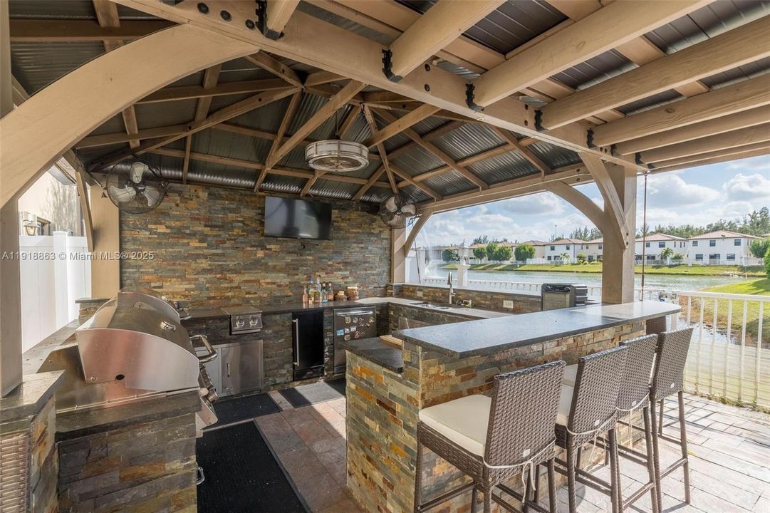 For Sale: $899,000 (3 beds, 2 baths, 2345 Square Feet)