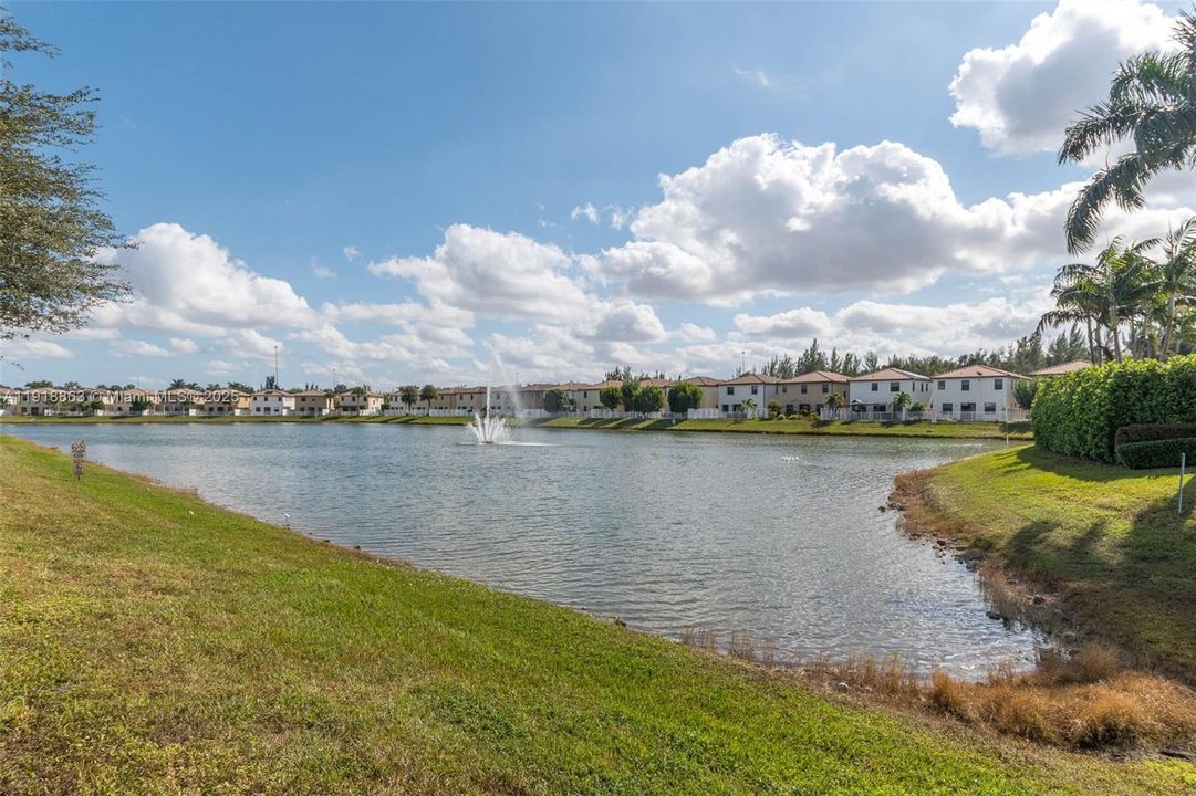 For Sale: $899,000 (3 beds, 2 baths, 2345 Square Feet)