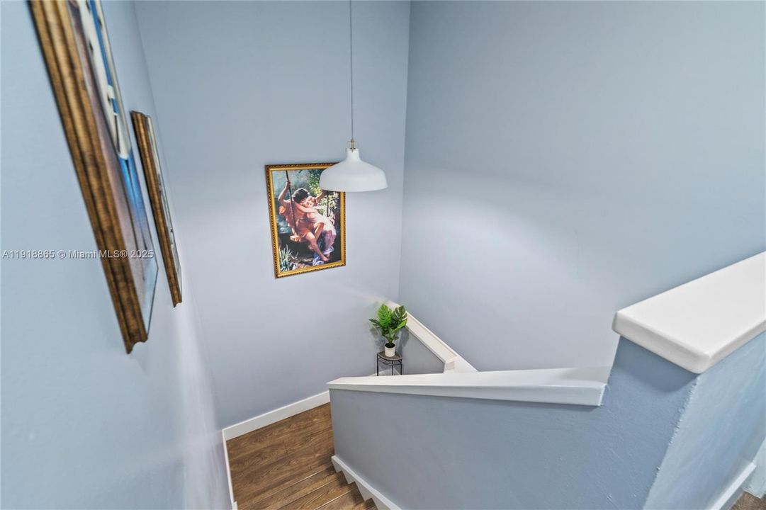 Active With Contract: $2,300 (2 beds, 2 baths, 1020 Square Feet)