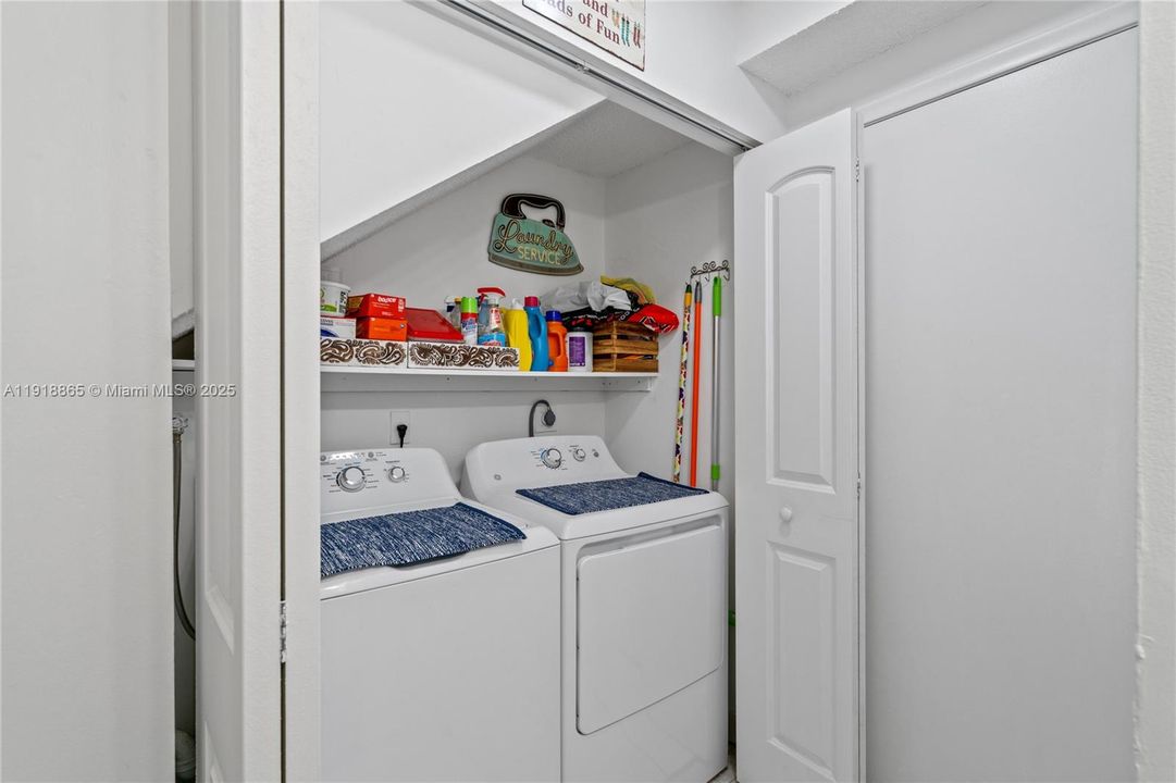 Active With Contract: $2,300 (2 beds, 2 baths, 1020 Square Feet)