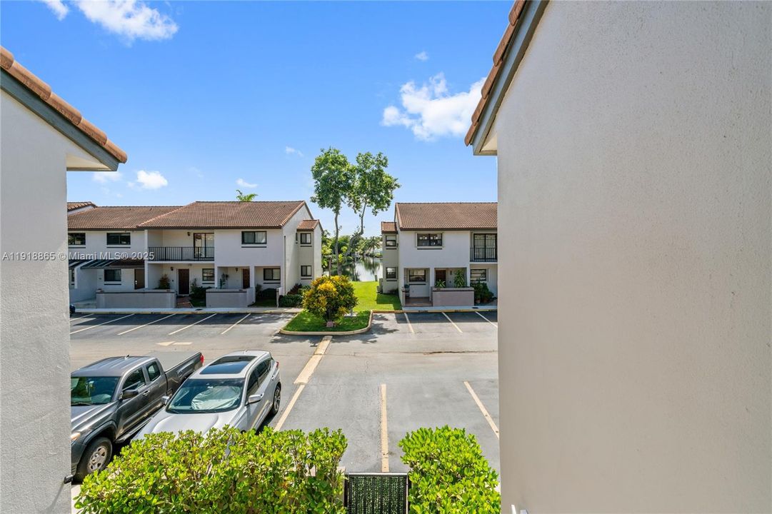 Active With Contract: $2,300 (2 beds, 2 baths, 1020 Square Feet)
