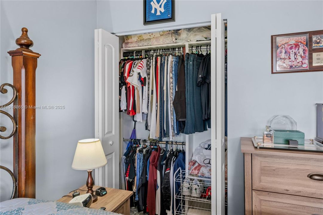 Active With Contract: $2,300 (2 beds, 2 baths, 1020 Square Feet)