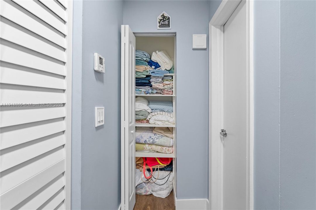 Active With Contract: $2,300 (2 beds, 2 baths, 1020 Square Feet)