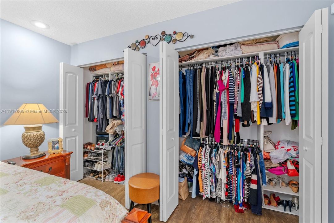 Active With Contract: $2,300 (2 beds, 2 baths, 1020 Square Feet)