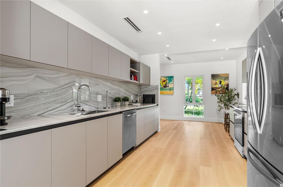 For Sale: $2,800,000 (4 beds, 3 baths, 2832 Square Feet)