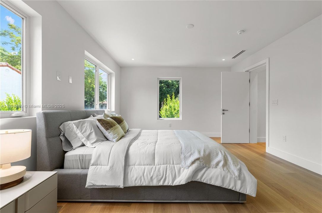 For Sale: $2,800,000 (4 beds, 3 baths, 2832 Square Feet)