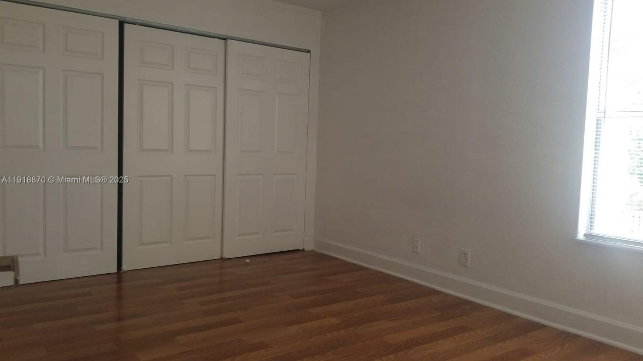 For Rent: $1,800 (2 beds, 2 baths, 864 Square Feet)