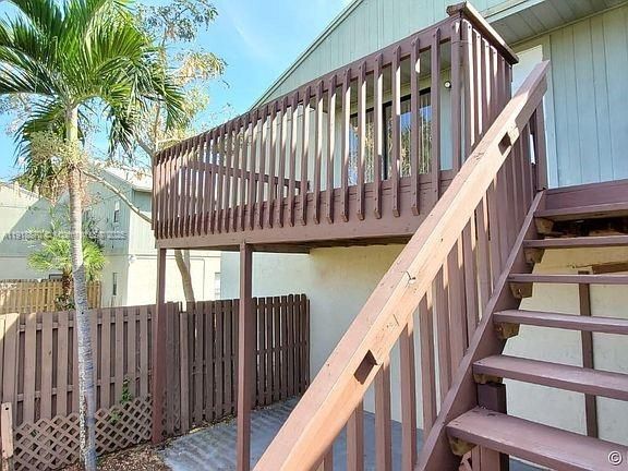 For Rent: $1,800 (2 beds, 2 baths, 864 Square Feet)