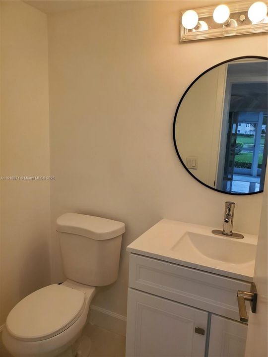 合同活跃: $1,620 (2 贝兹, 1 浴室, 861 平方英尺)