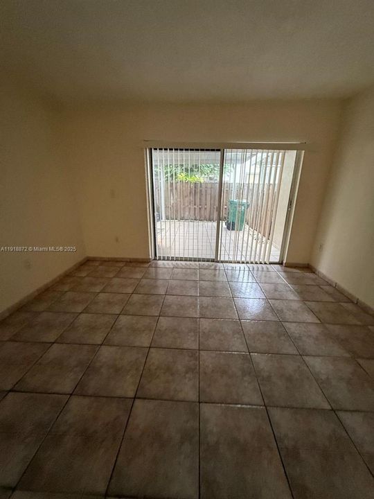 Active With Contract: $2,700 (3 beds, 2 baths, 1310 Square Feet)