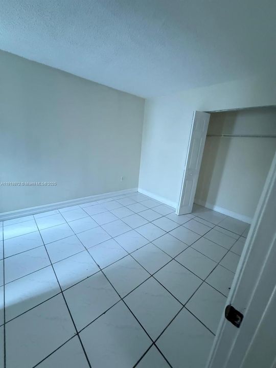 Active With Contract: $2,700 (3 beds, 2 baths, 1310 Square Feet)