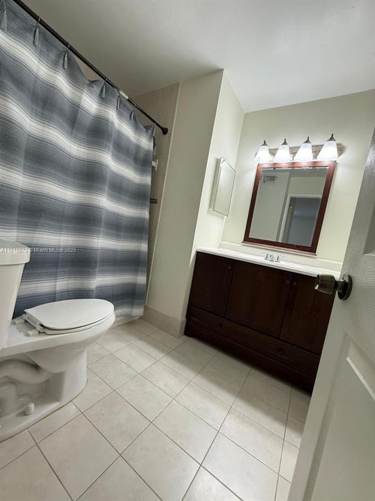 Active With Contract: $2,700 (3 beds, 2 baths, 1310 Square Feet)