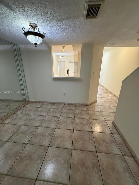 Active With Contract: $2,700 (3 beds, 2 baths, 1310 Square Feet)