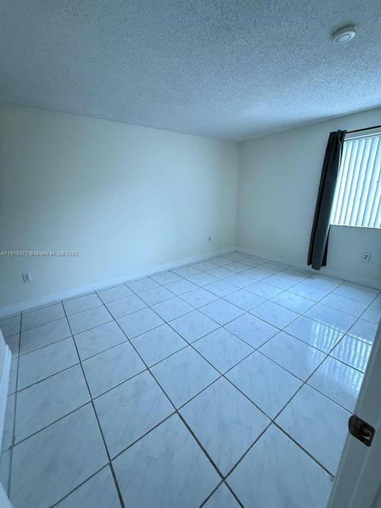 Active With Contract: $2,700 (3 beds, 2 baths, 1310 Square Feet)