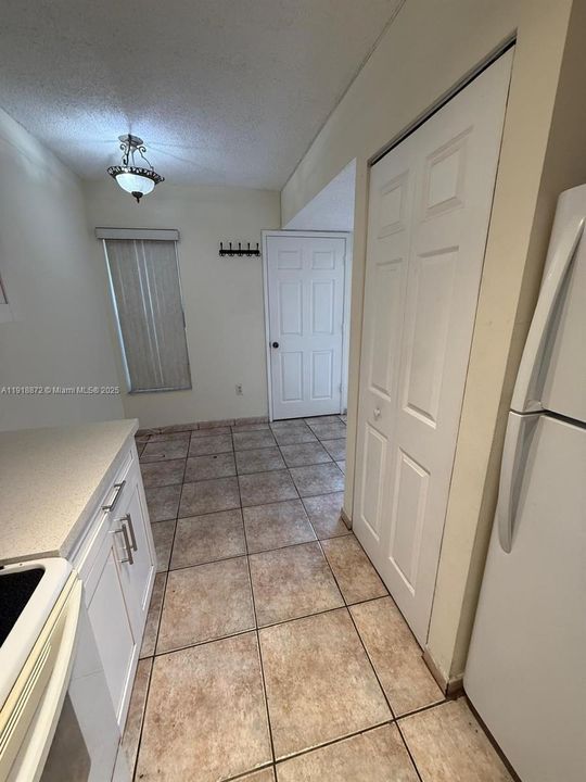 Active With Contract: $2,700 (3 beds, 2 baths, 1310 Square Feet)