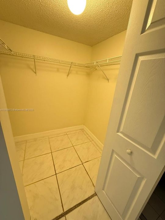 Active With Contract: $2,700 (3 beds, 2 baths, 1310 Square Feet)