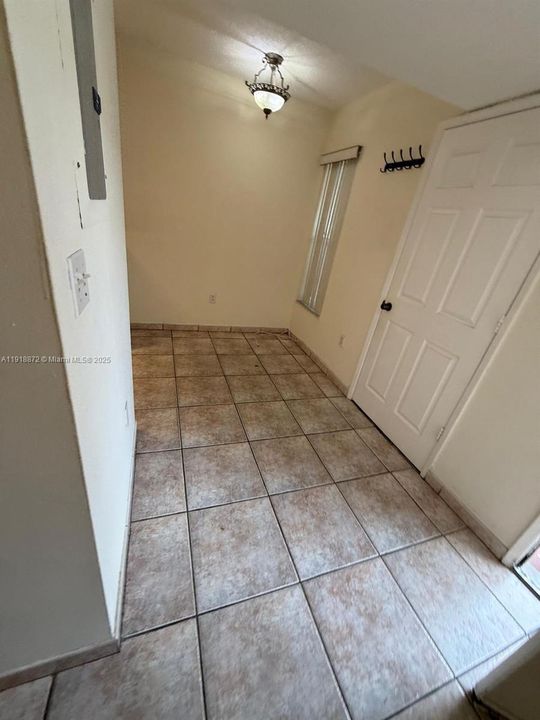 Active With Contract: $2,700 (3 beds, 2 baths, 1310 Square Feet)