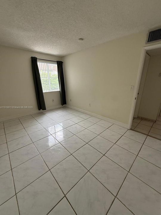 Active With Contract: $2,700 (3 beds, 2 baths, 1310 Square Feet)