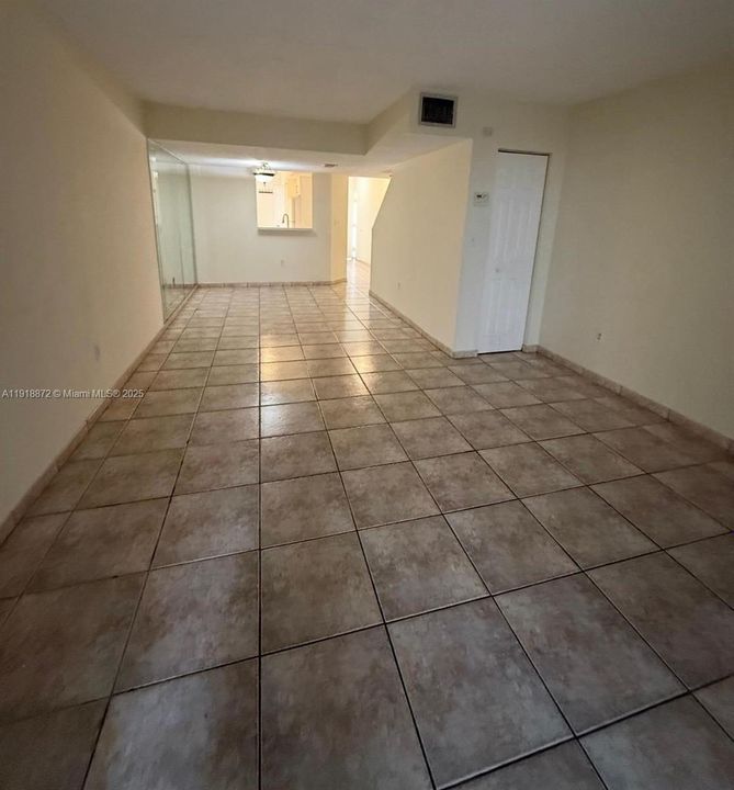 Active With Contract: $2,700 (3 beds, 2 baths, 1310 Square Feet)
