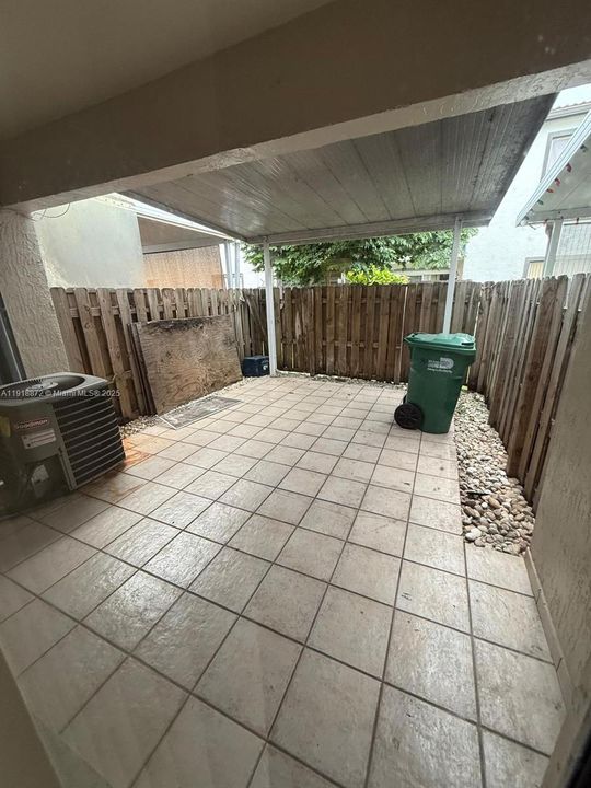 Active With Contract: $2,700 (3 beds, 2 baths, 1310 Square Feet)