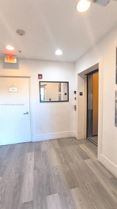 合同活跃: $2,200 (2 贝兹, 2 浴室, 758 平方英尺)