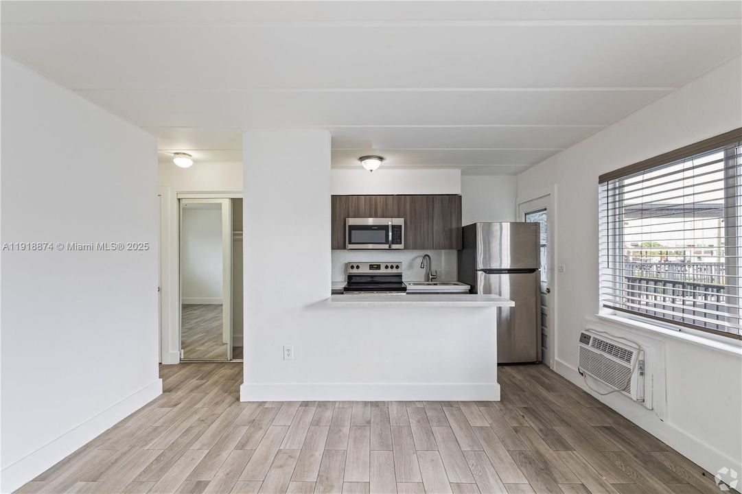 Active With Contract: $1,850 (1 beds, 1 baths, 0 Square Feet)