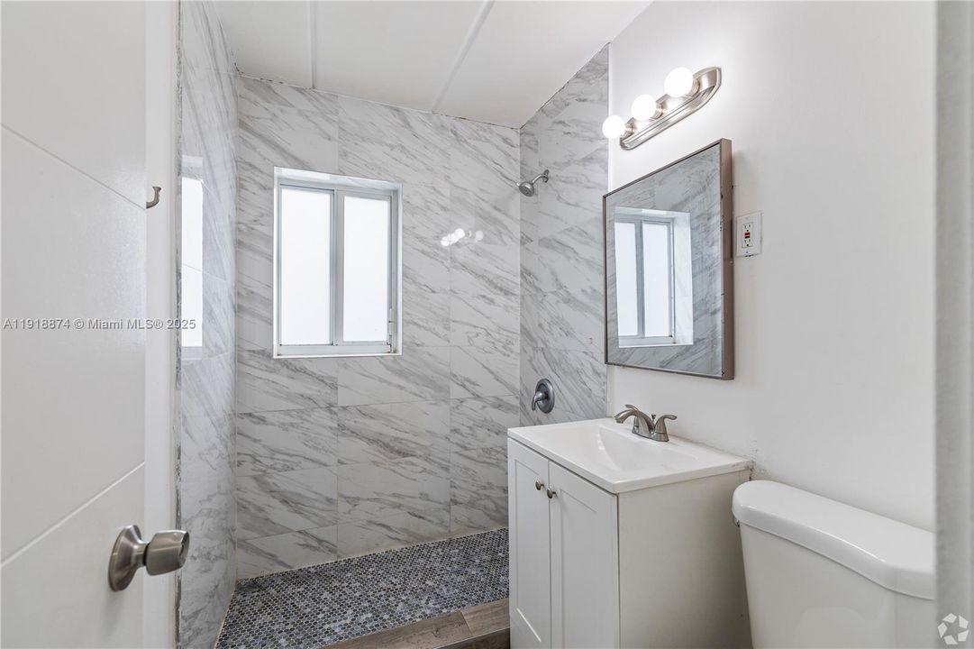 Active With Contract: $1,850 (1 beds, 1 baths, 0 Square Feet)