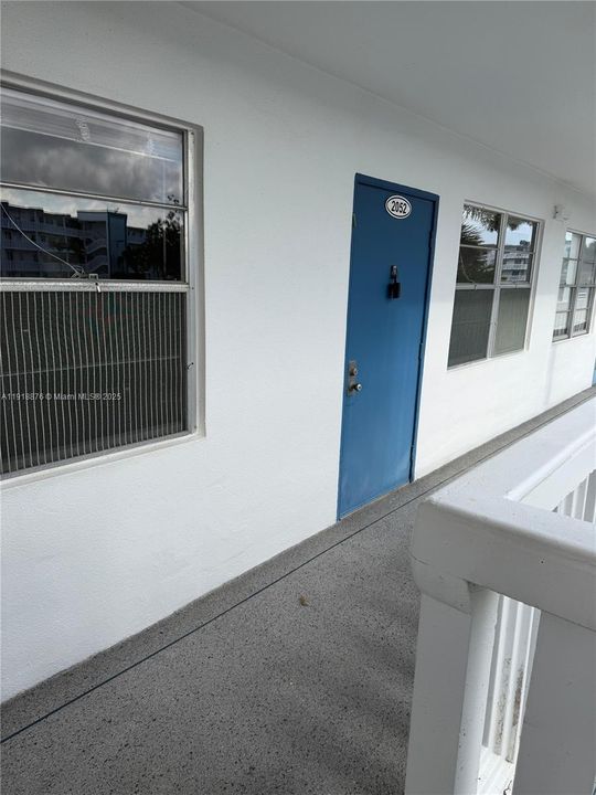 For Rent: $1,550 (2 beds, 1 baths, 861 Square Feet)