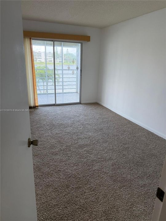 For Rent: $1,550 (2 beds, 1 baths, 861 Square Feet)