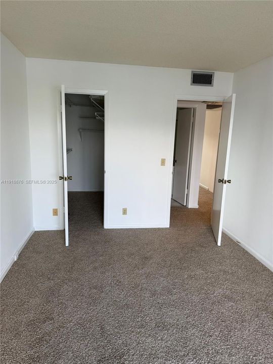 For Rent: $1,550 (2 beds, 1 baths, 861 Square Feet)