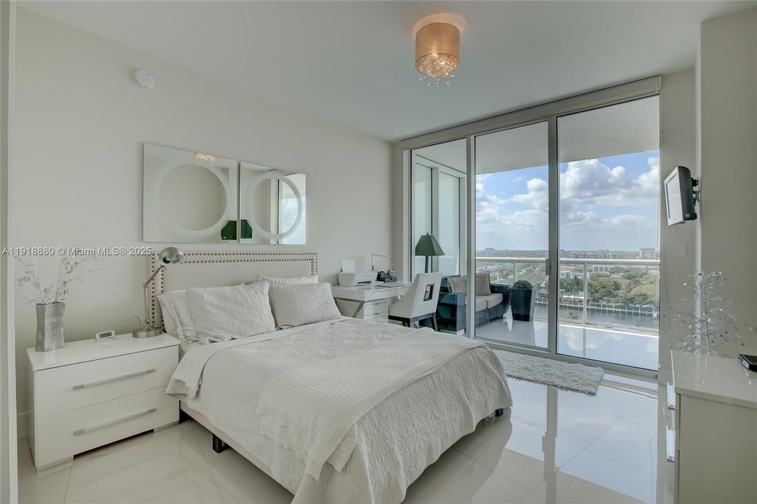 For Rent: $6,000 (2 beds, 2 baths, 1442 Square Feet)