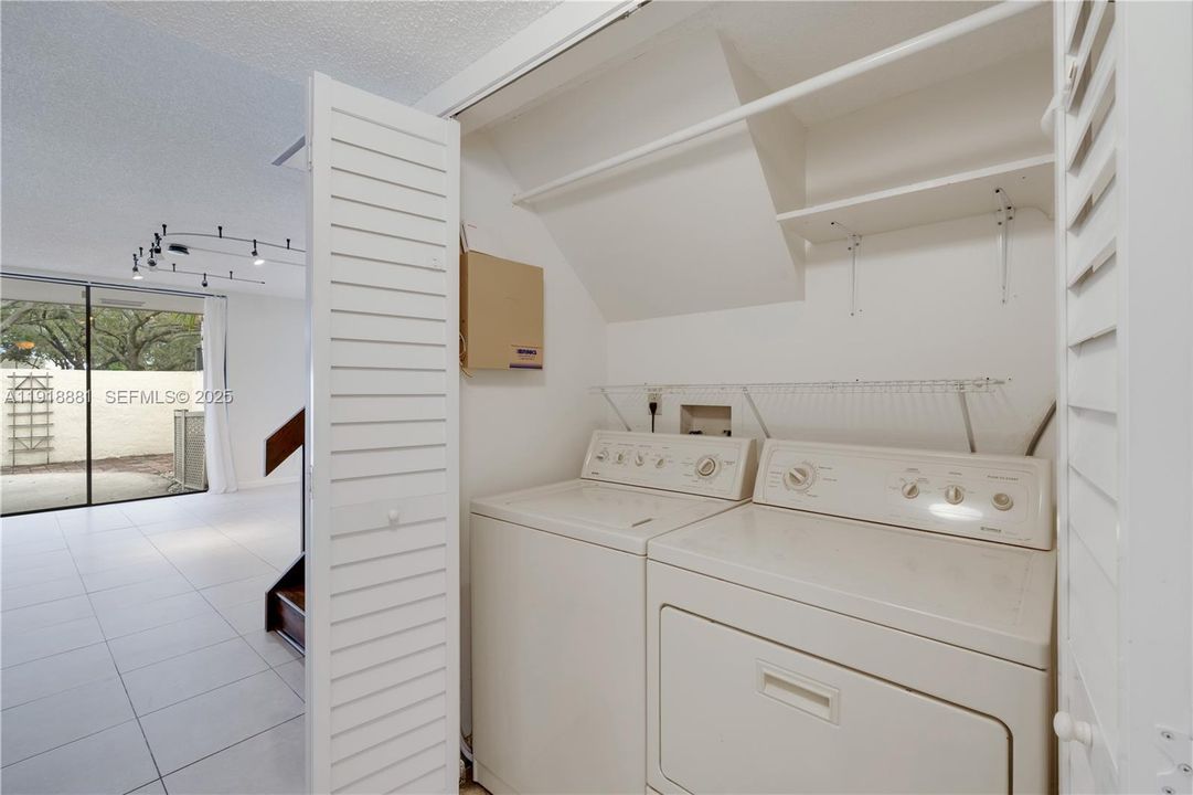 出租: $3,500 (3 贝兹, 2 浴室, 1669 平方英尺)